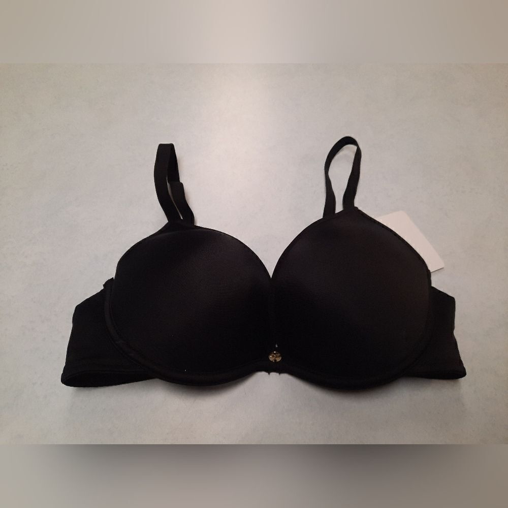 Essential Bodywear Bra Style 7517 New With Tags Size 32C Underwire